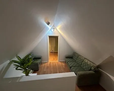 Sentrums Med Balkong Apartment